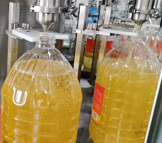 旋轉稱重式灌裝機 旋轉稱重式灌裝機