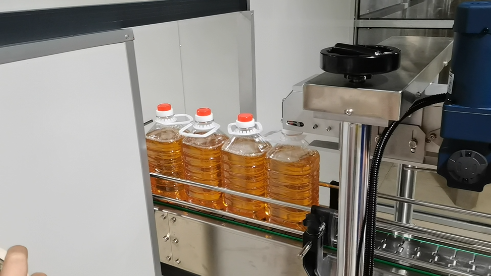 履帶式壓蓋機 履帶式壓蓋機